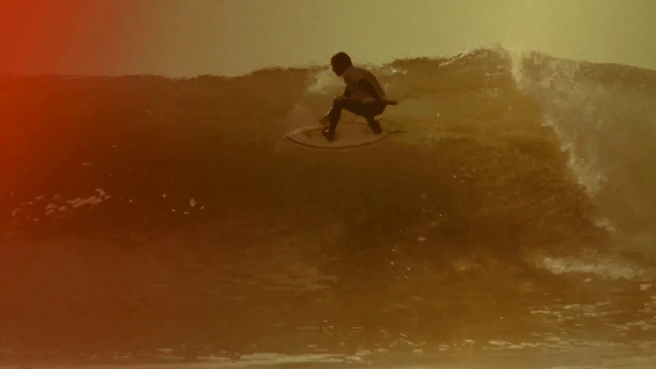 Surfing Morning of the Sun - 剧照