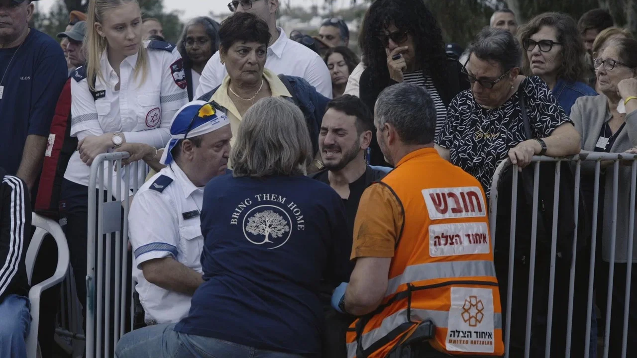 אלון אח שלי גיבור - 剧照