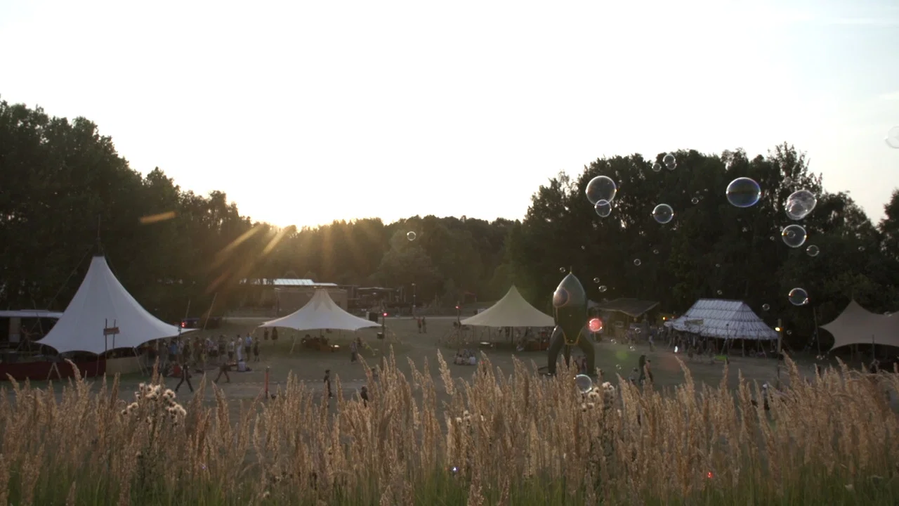 All Creatures Welcome - 剧照