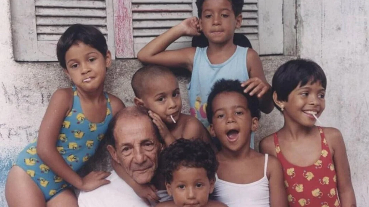 Babil&ocirc;nia 2000 - 剧照