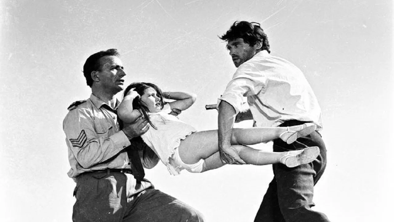 &Pi;&upsilon;&rho;&epsilon;&tau;ό&sigmaf; &sigma;&tau;&eta;&nu; Ά&sigma;&phi;&alpha;&lambda;&tau;&omicron; - 剧照