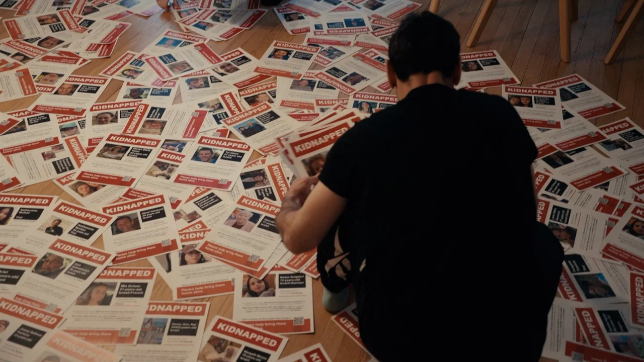 Torn: The Israel-Palestine Poster War on New York City Streets - 剧照