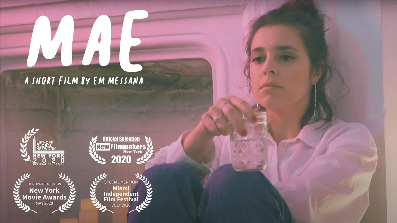 Mae - 剧照