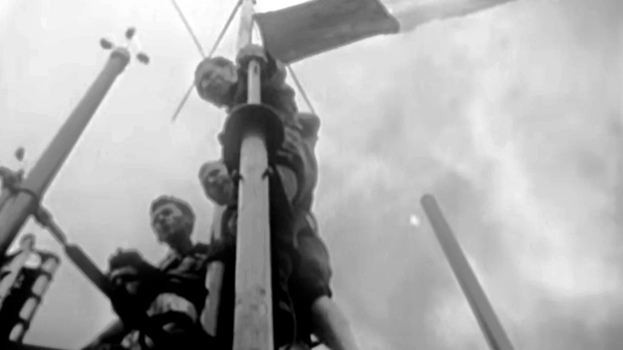 &Agrave; l'Assaut de la Tour Eiffel - 剧照