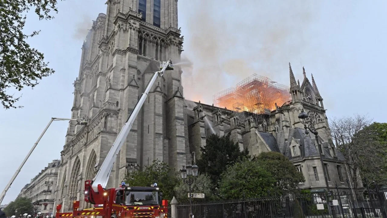 La bataille de Notre-Dame - 剧照