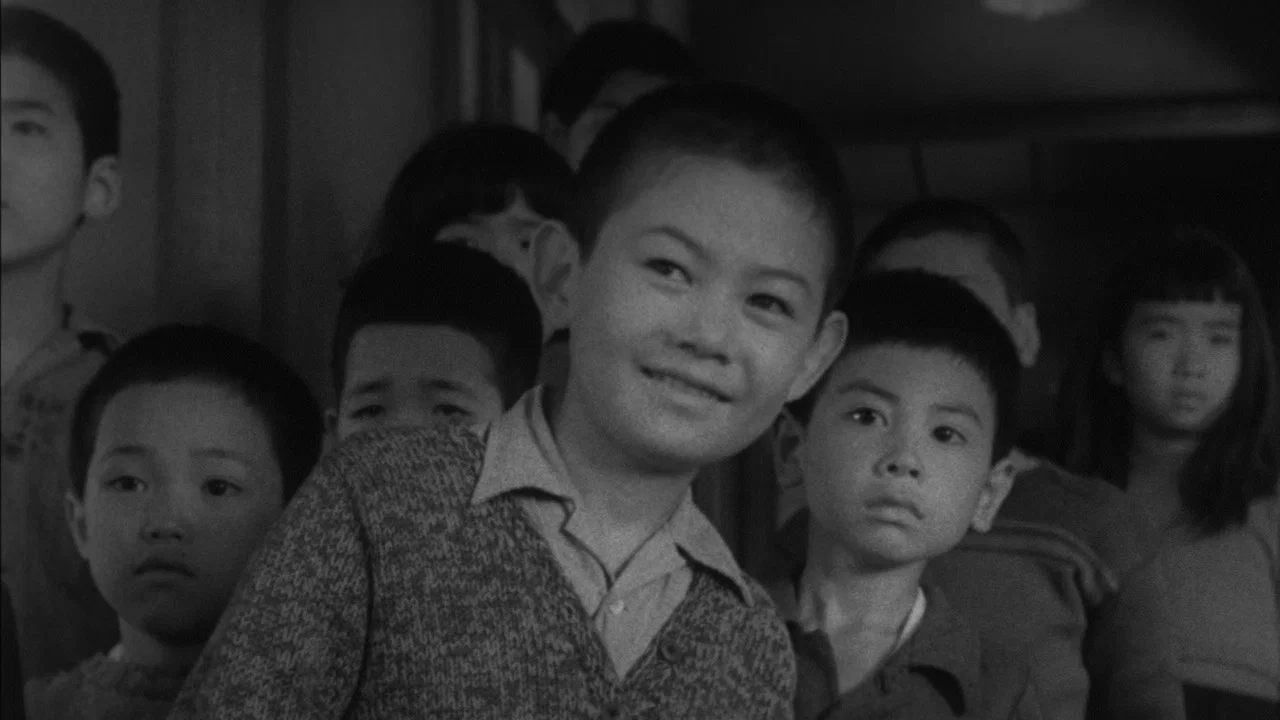 母を求める子等 - 剧照