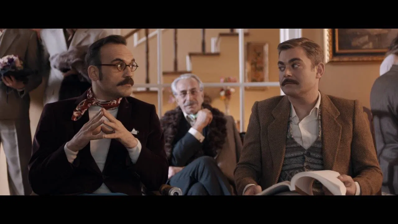 M&uuml;thiş Bir Film - 剧照