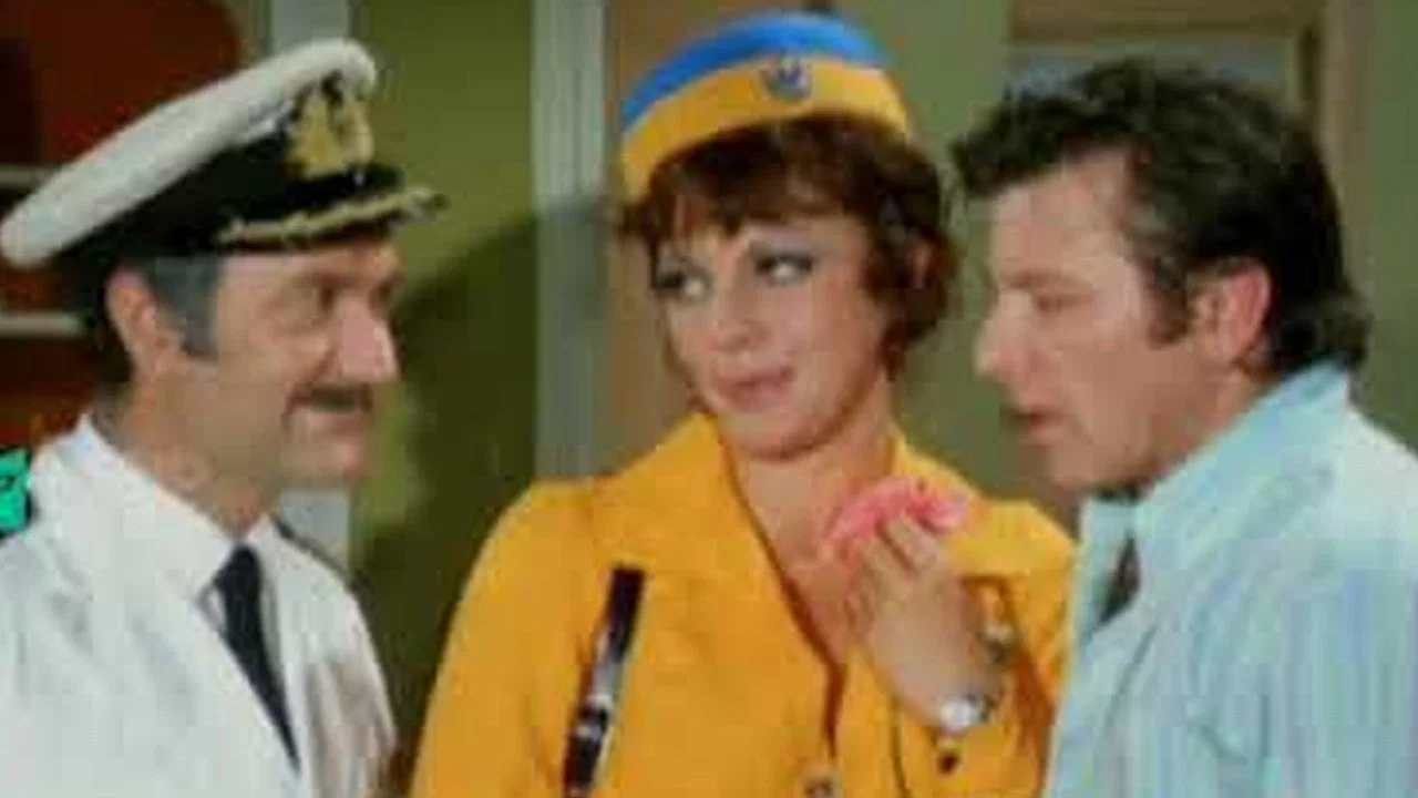 Έ&nu;&alpha;&sigmaf; &tau;&rho;&epsilon;&lambda;&lambda;ό&sigmaf; &tau;&rho;&epsilon;&lambda;&lambda;ό&sigmaf; &alpha;&epsilon;&rho;&omicron;&pi;&epsilon;&iota;&rho;&alpha;&tau;ή&sigmaf; - 剧照