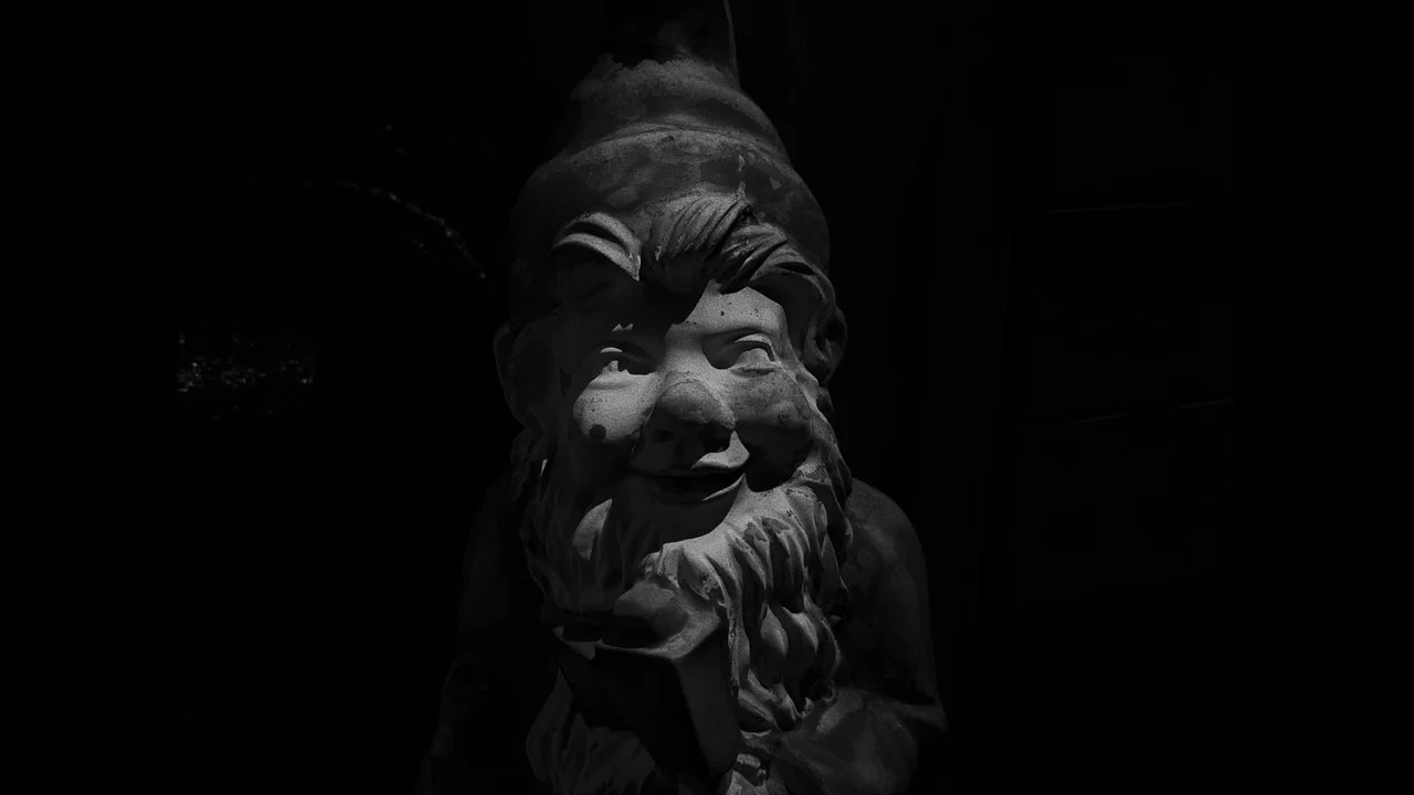Falcatus - 剧照