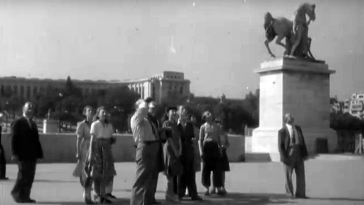 &Agrave; l'Assaut de la Tour Eiffel - 剧照
