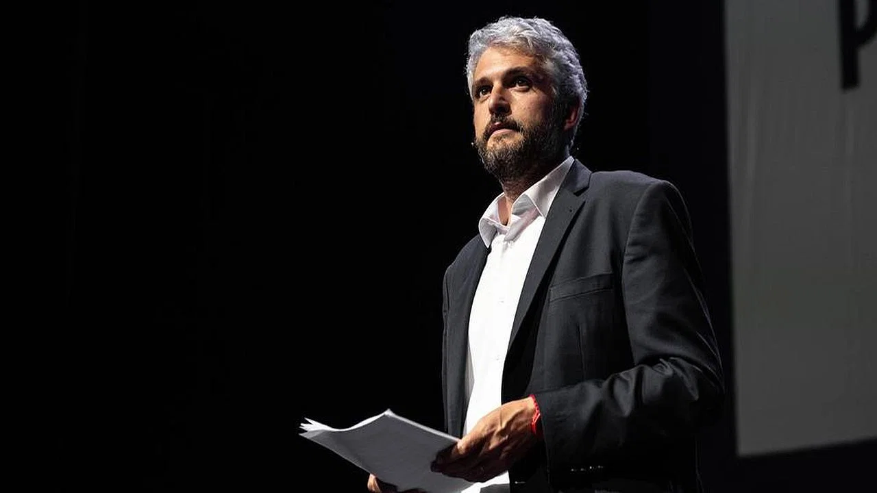 Pfff&hellip; Une conf&eacute;rence de Pierre-Emmanuel Barr&eacute; & Guests - 剧照