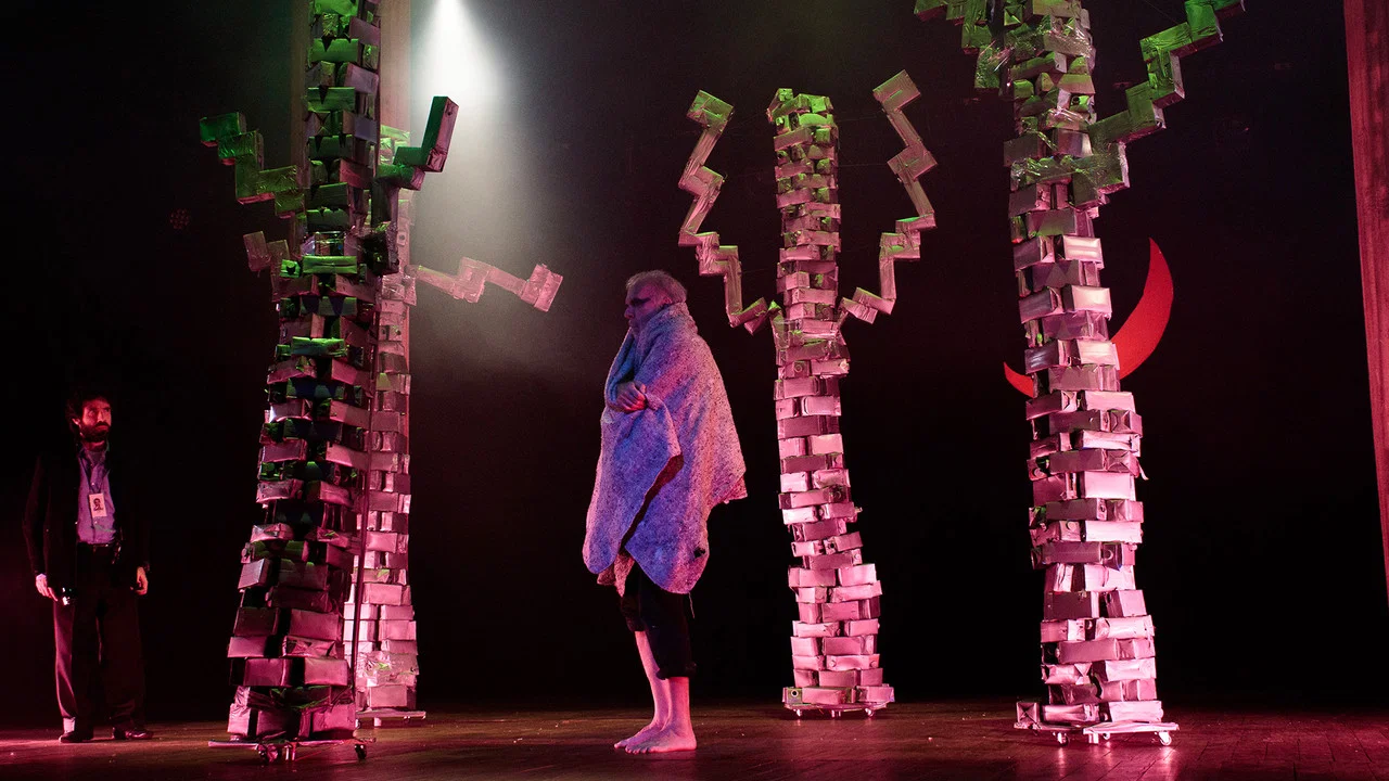 The Stage - 剧照