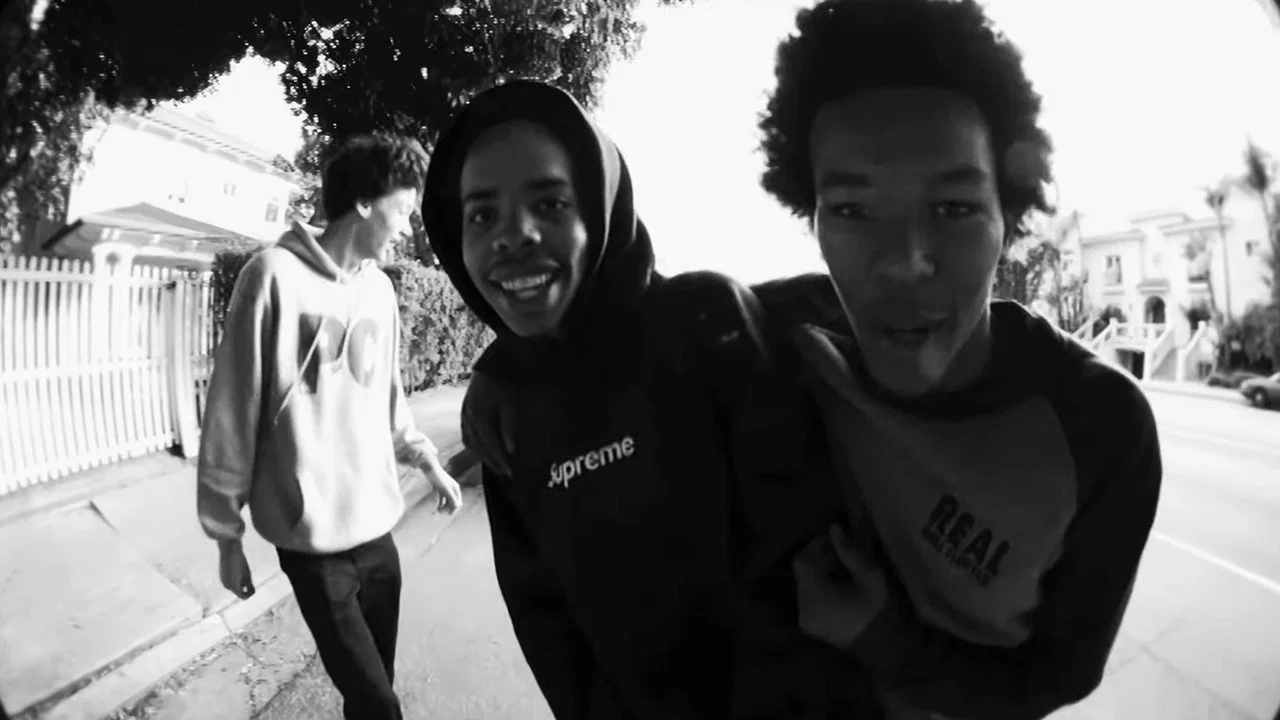 Supreme - "cherry" - 剧照