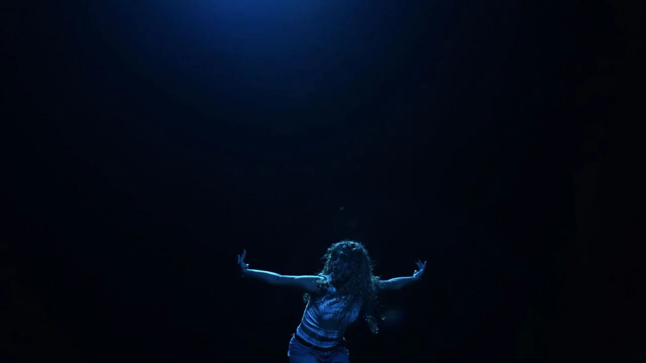 Before The Spotlight - 剧照