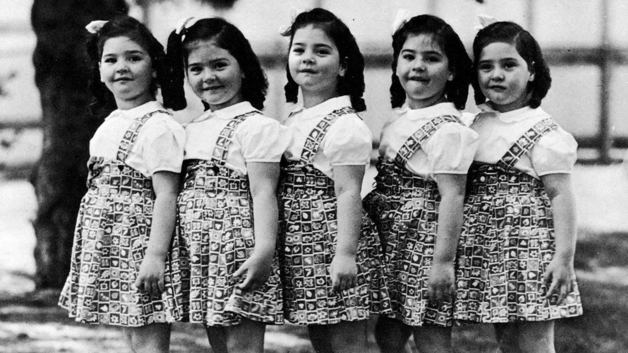 The Dionne Quintuplets - 剧照