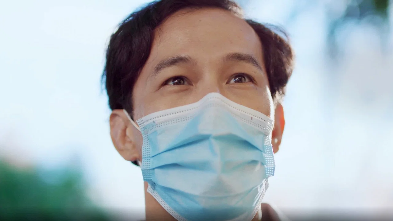 In Safe Hands - 剧照