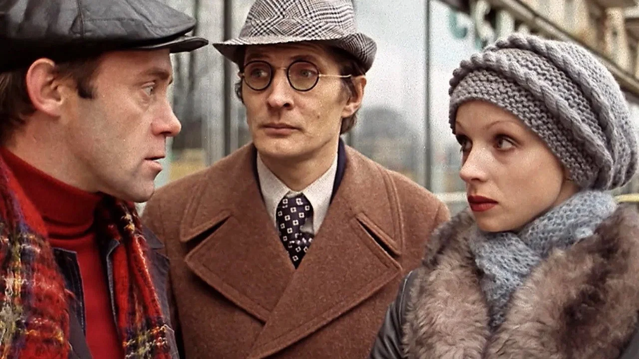По улицам комод водили... - 剧照