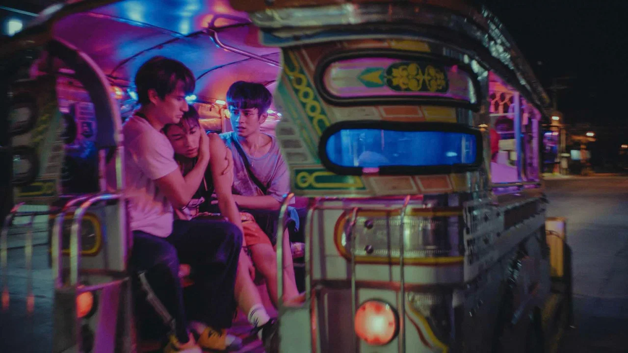 Some Nights I Feel Like Walking - 剧照