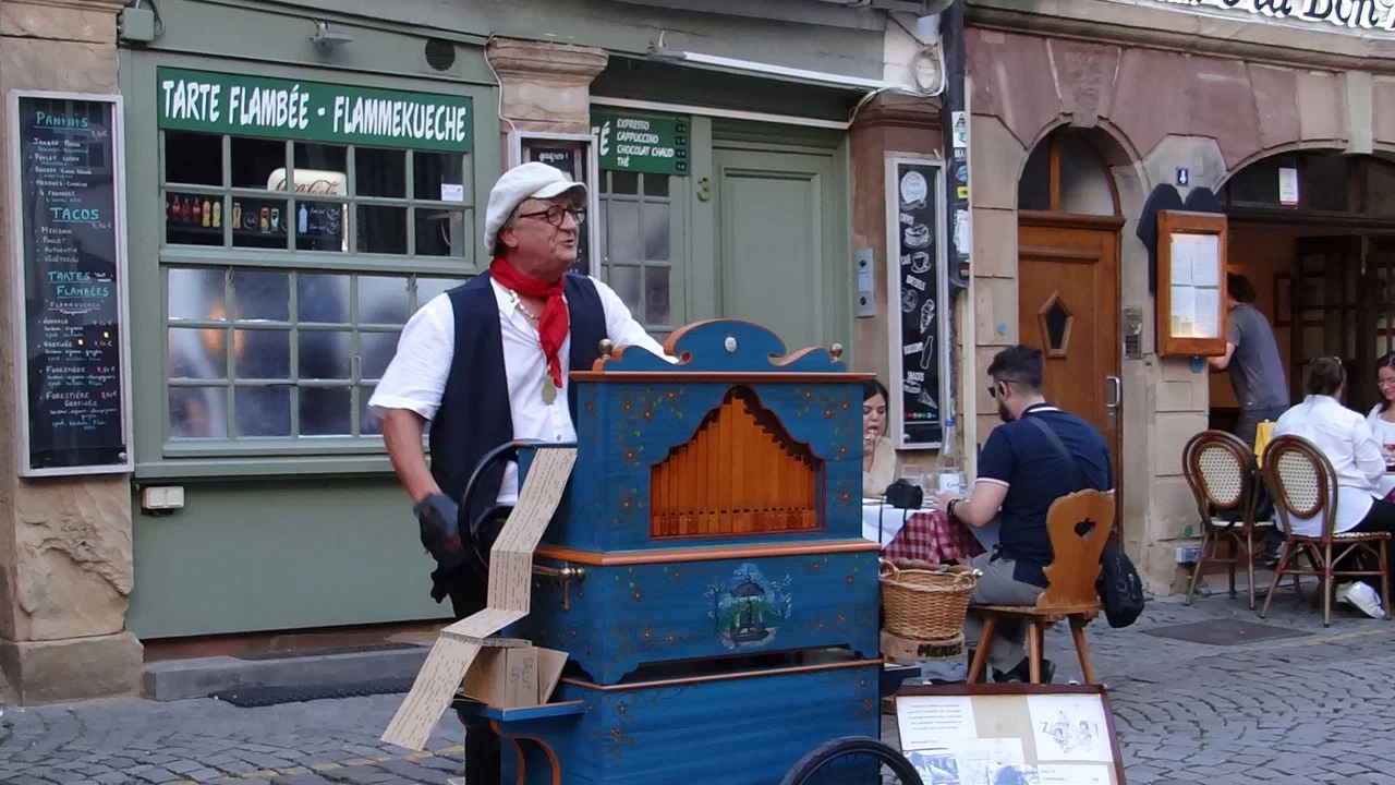 Boujou Alsace - La France en autostop - 剧照