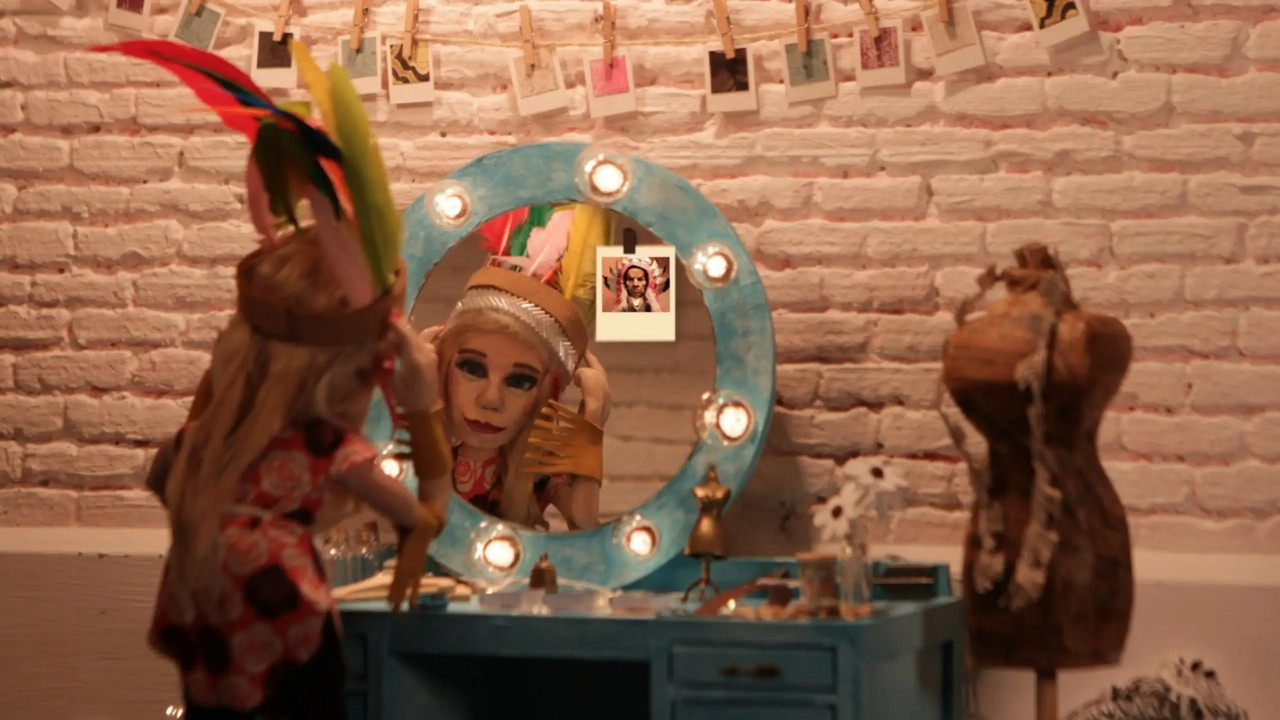 Hipster Headdress - 剧照