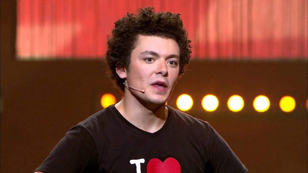 Kev Adams - The Young Man Show - 剧照