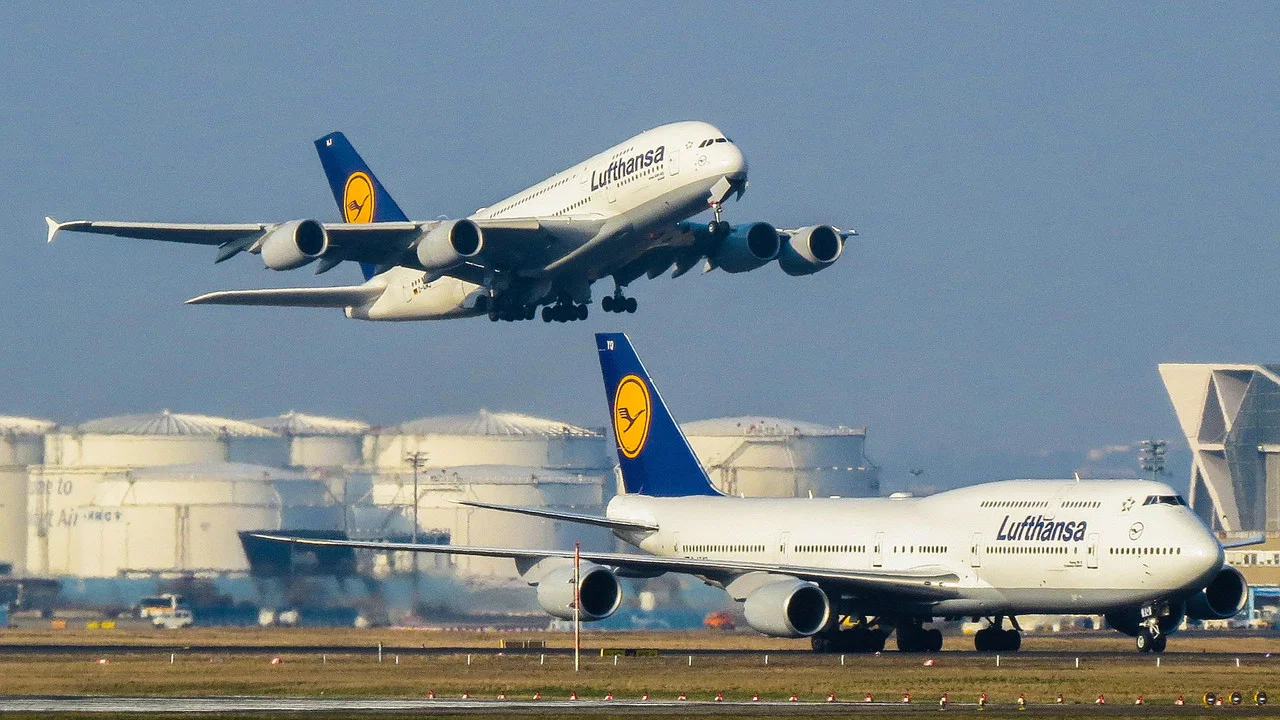 Airbus vs Boeing: The Jumbo Jet Race - 剧照