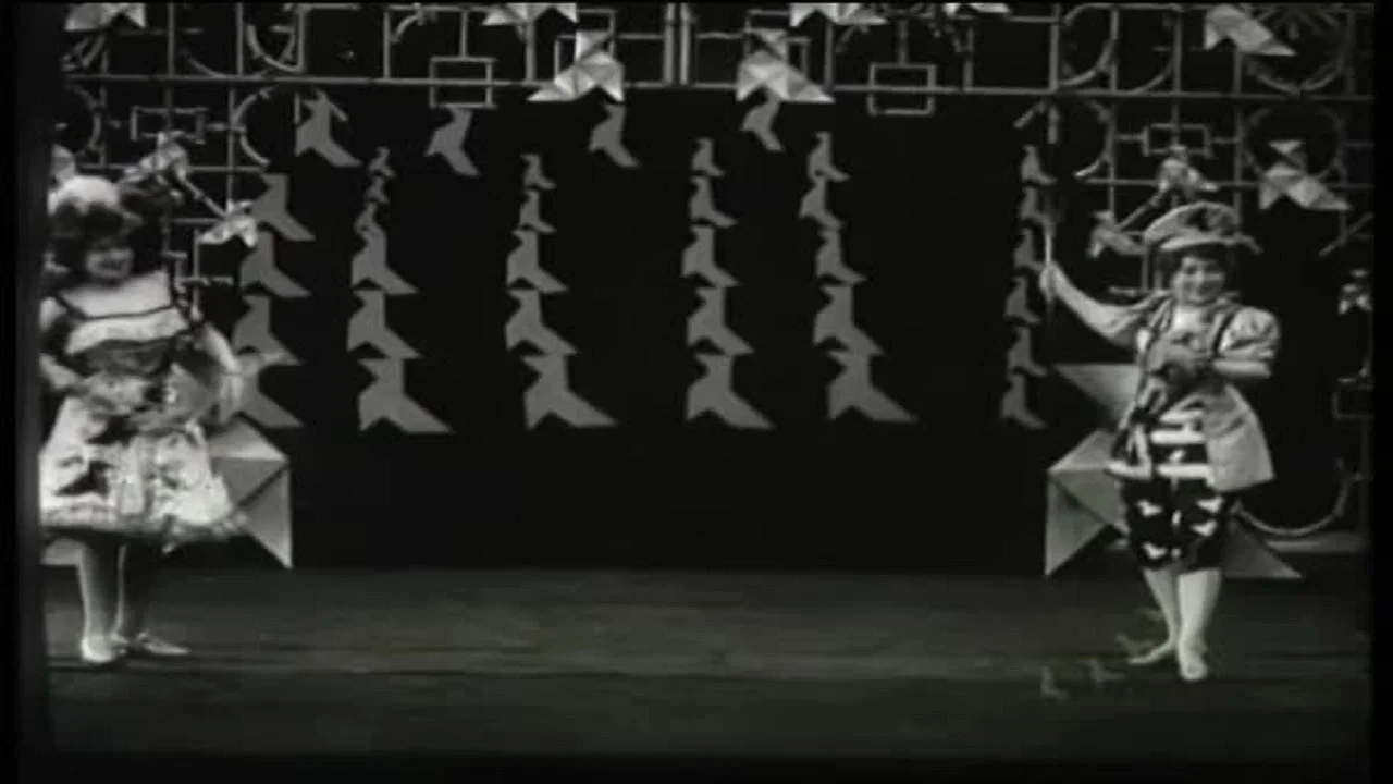 Les Cocottes en papier - 剧照