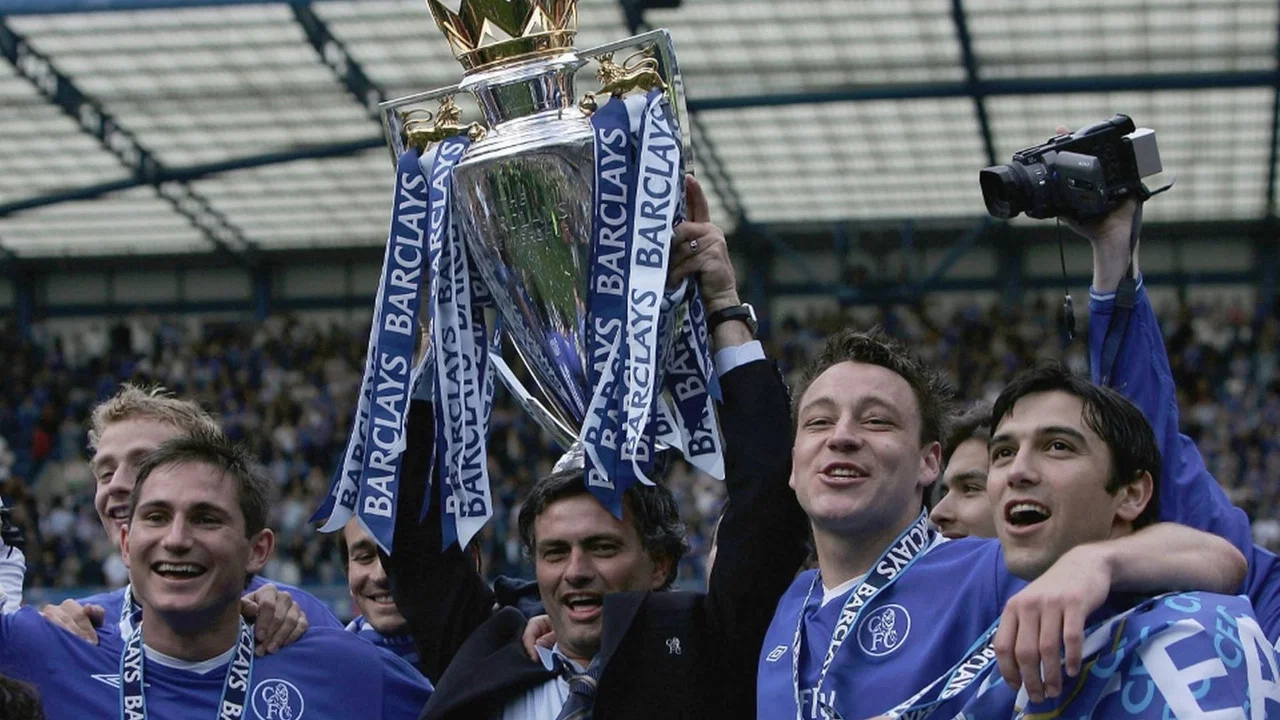 Chelsea FC - Season Review 2004/05 - 剧照
