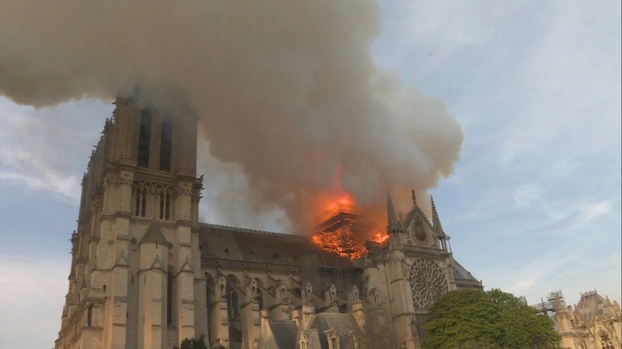 Notre-Dame: Race Against the Inferno - 剧照
