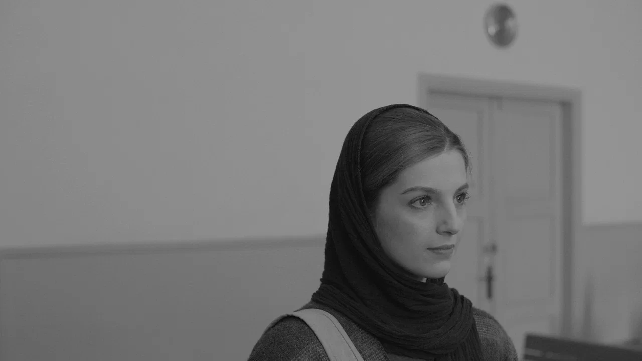 یک ظهر بارانی - 剧照