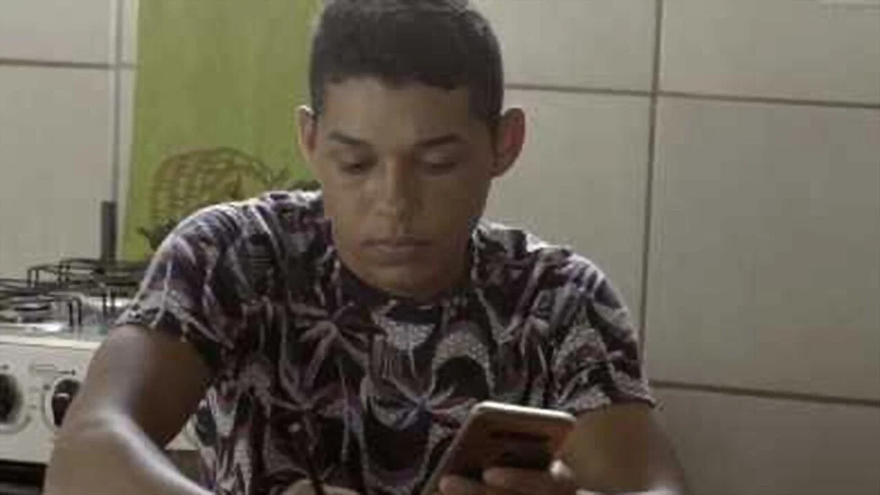 Antes do livro did&aacute;tico, o cocar - 剧照
