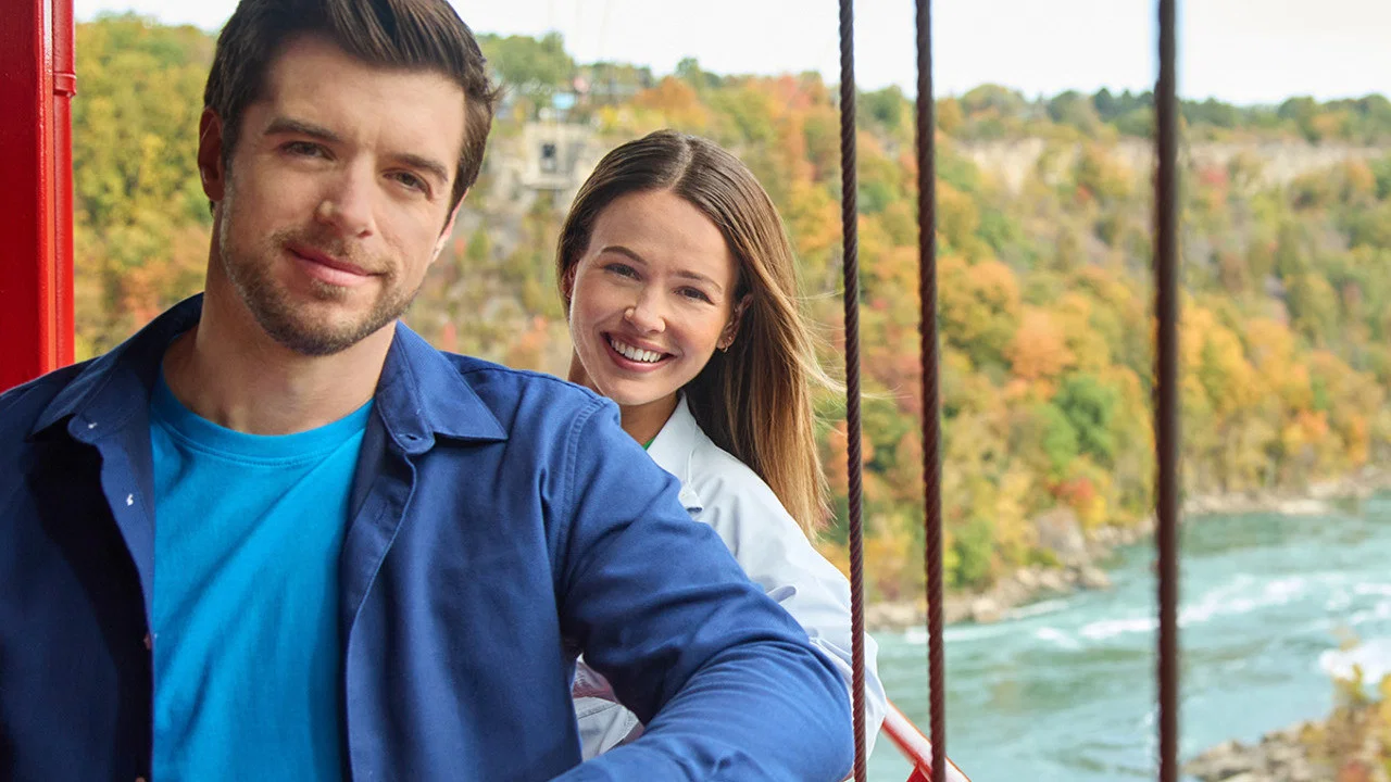 Falling in Love in Niagara - 剧照