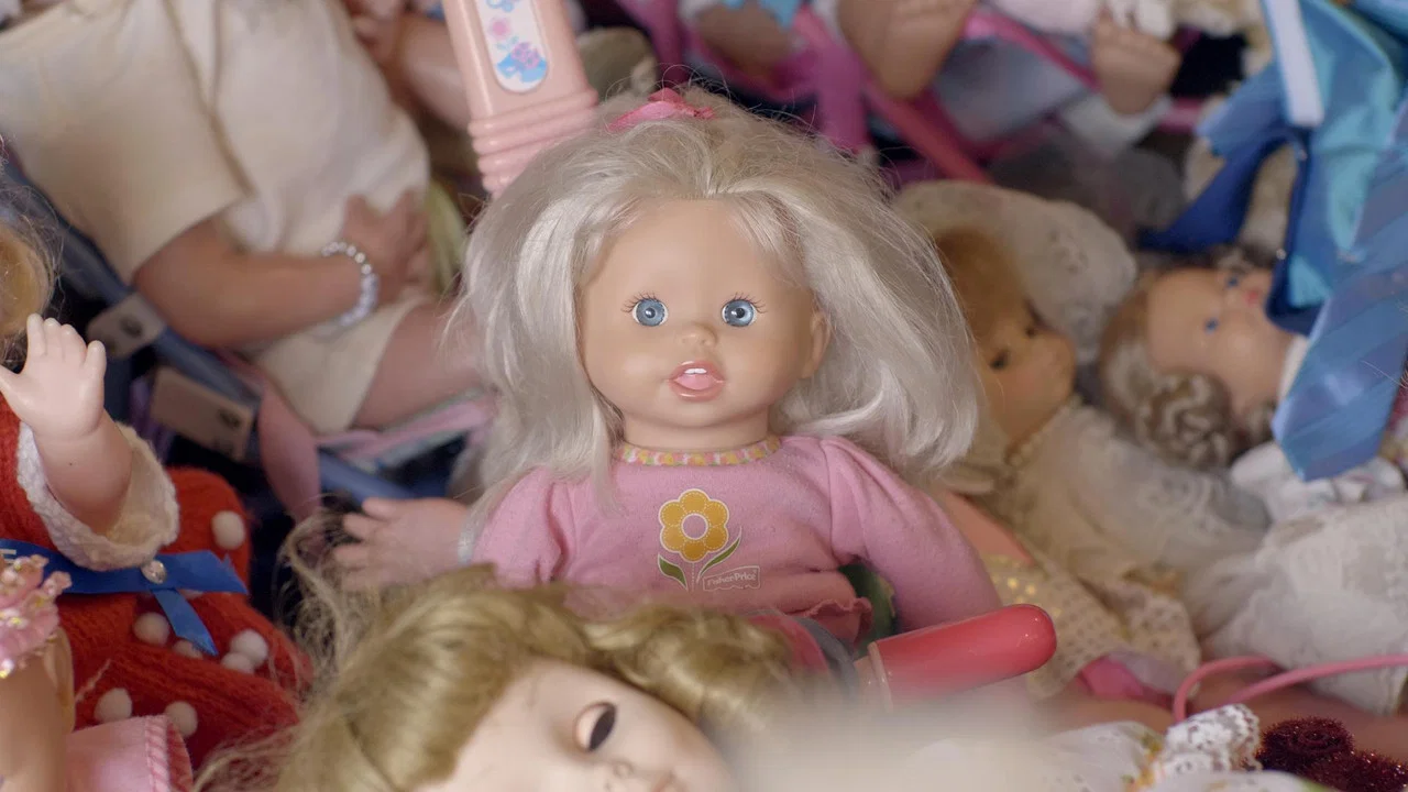 Edith Gibson has 3000 Dolls - 剧照