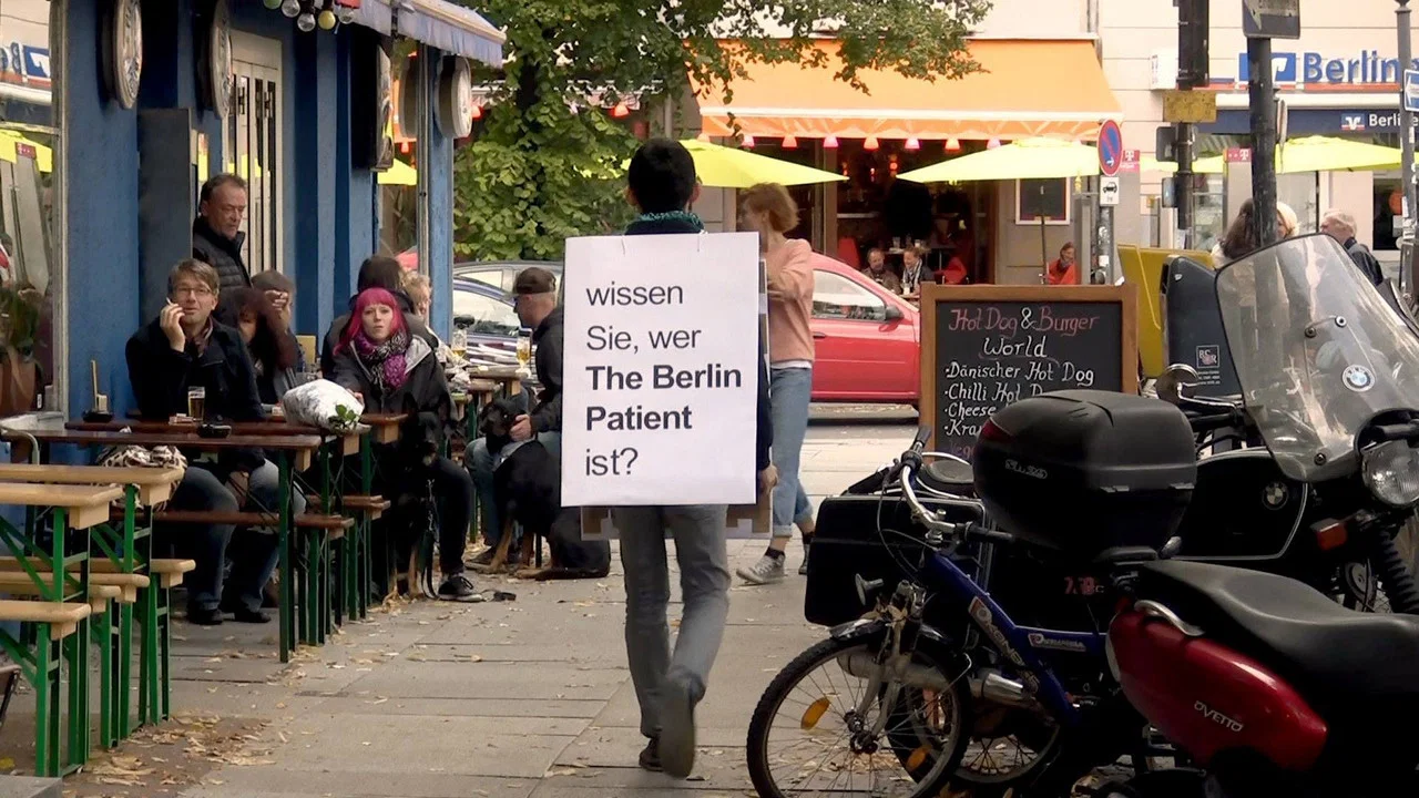 I Hugged the Berlin Patient - 剧照