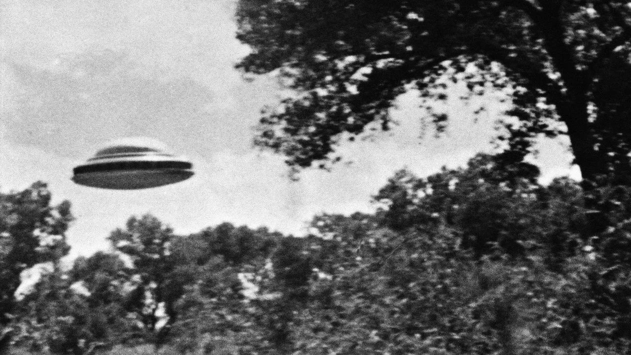 Unidentified Flying Objects: The True Story of Flying Saucers - 剧照