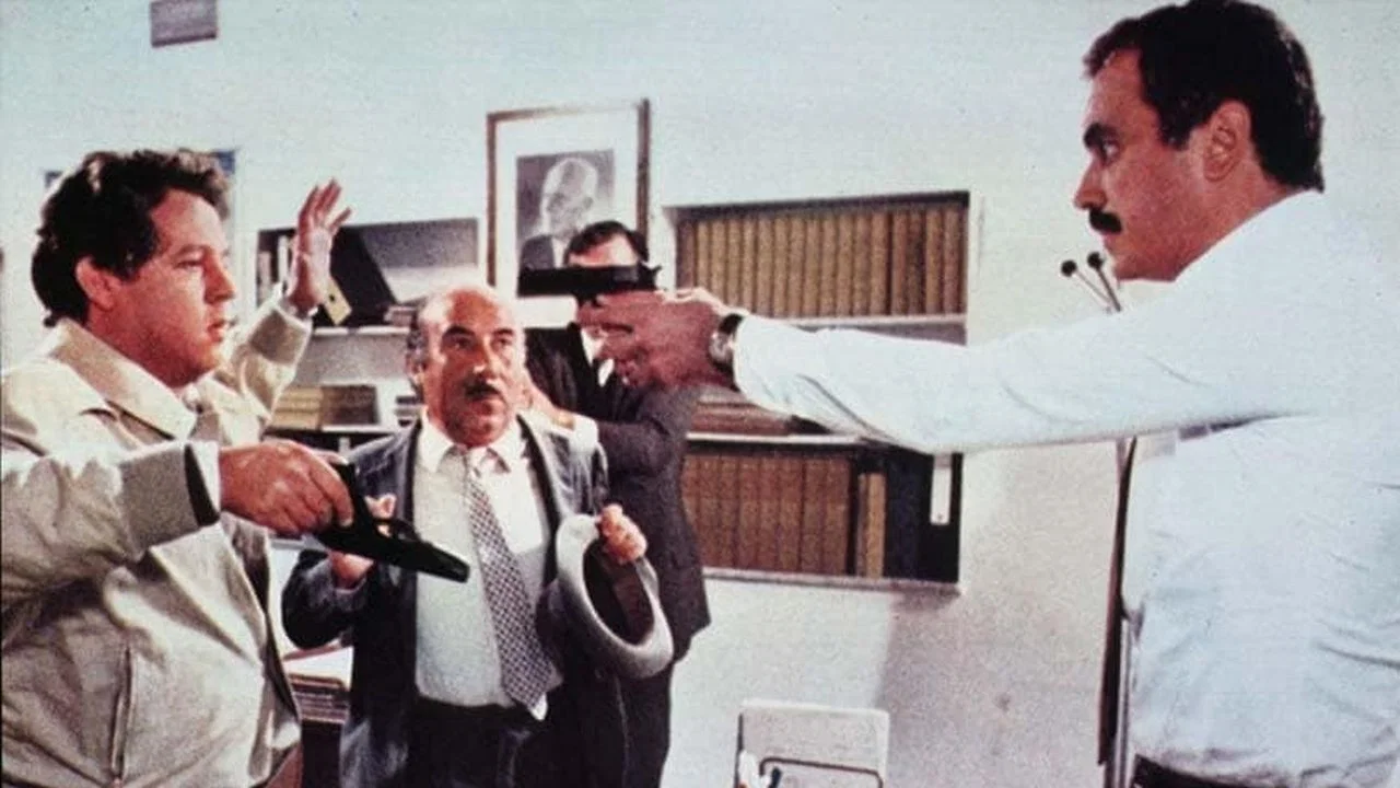 Agenzia Riccardo Finzi... praticamente detective - 剧照