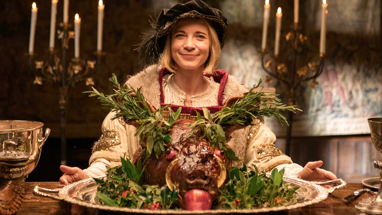 A Merry Tudor Christmas with Lucy Worsley - 剧照