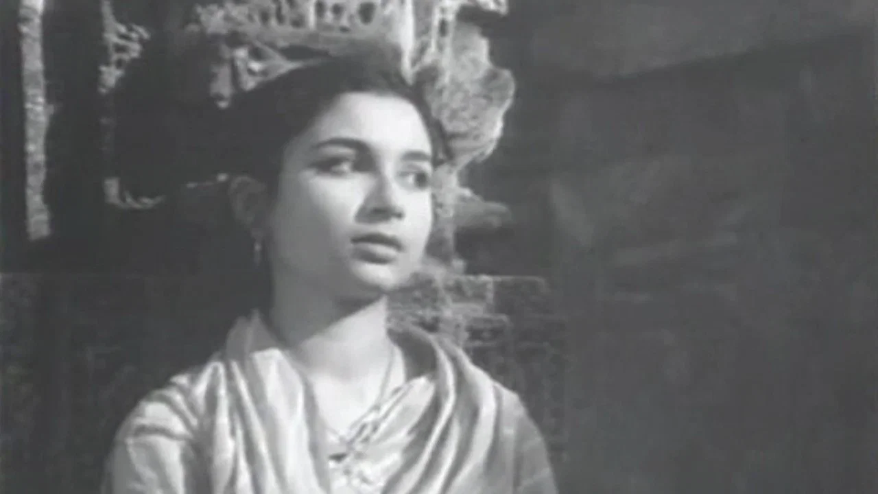 নির্জন সৈকতে - 剧照