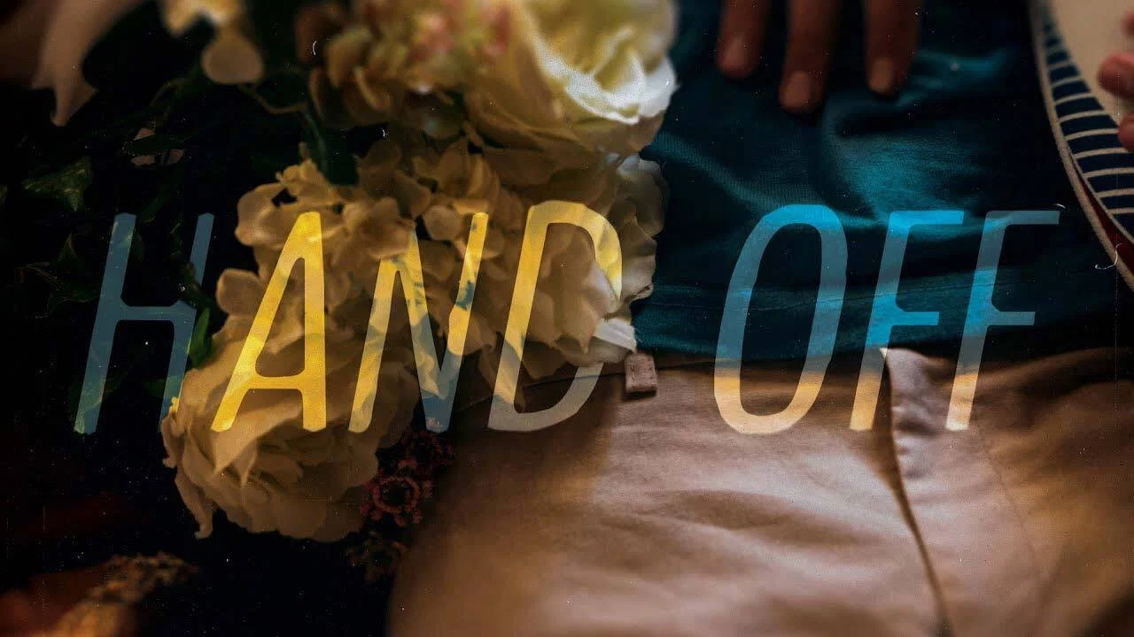 Hand Off - 剧照