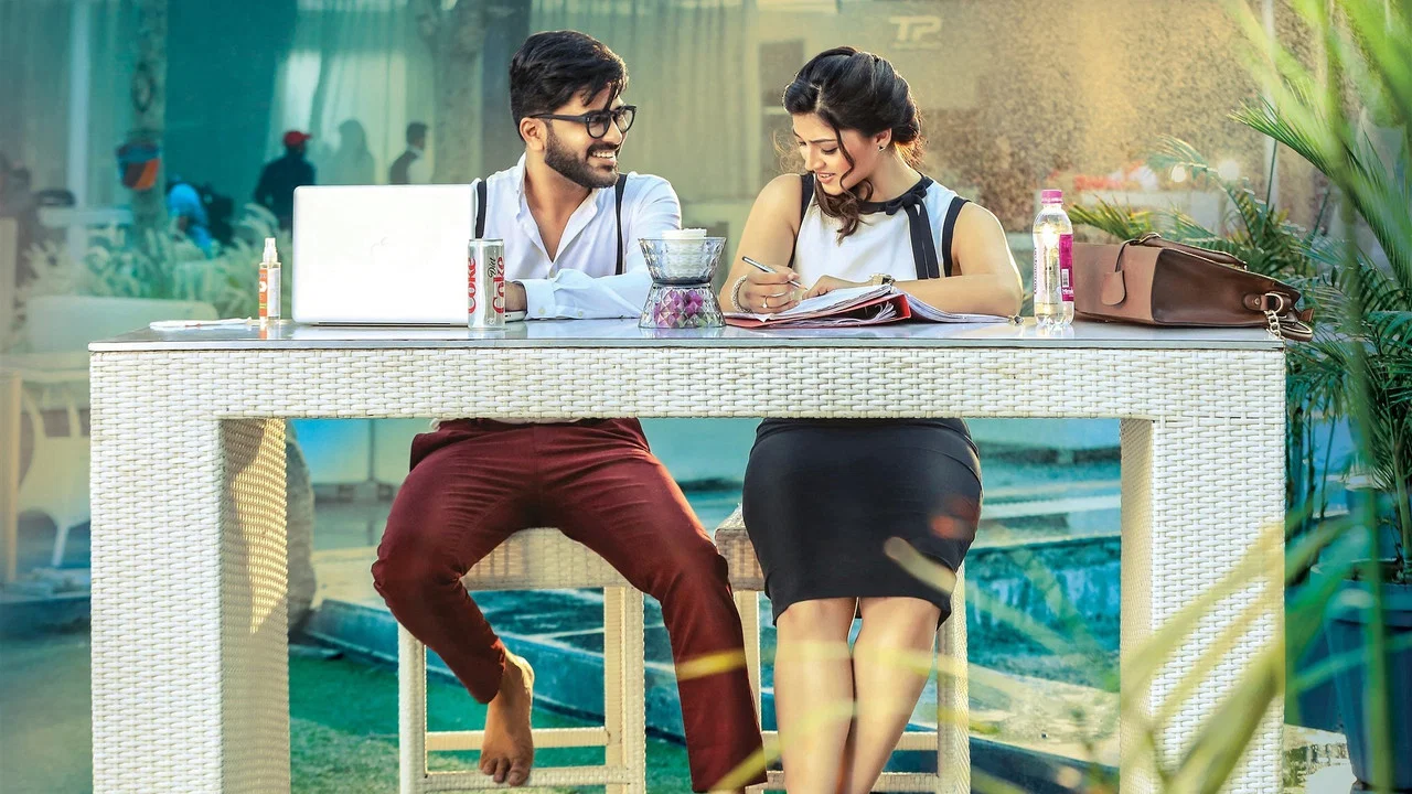మహానుభావుడు - 剧照