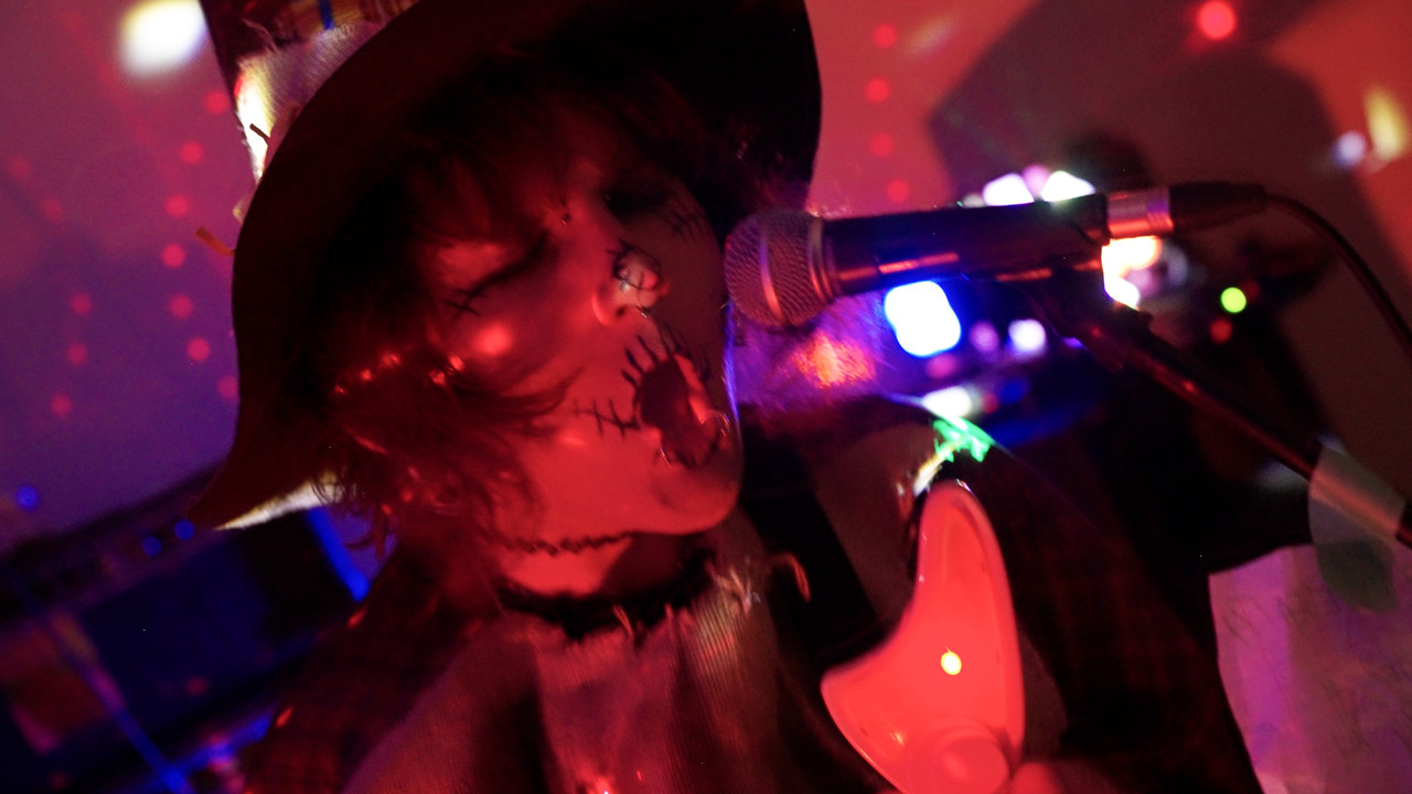 Radioactive Vampire Teeth - 剧照