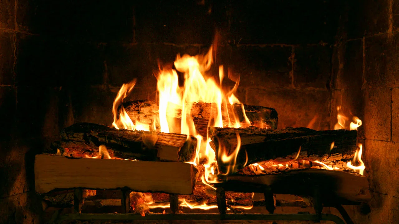 Fireplace for Your Home: Classic Edition - 剧照