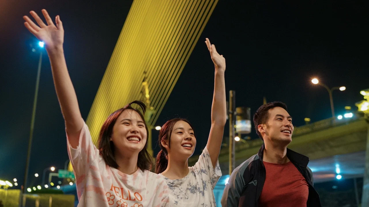 隔楼女孩：我们之间的层距 - 剧照