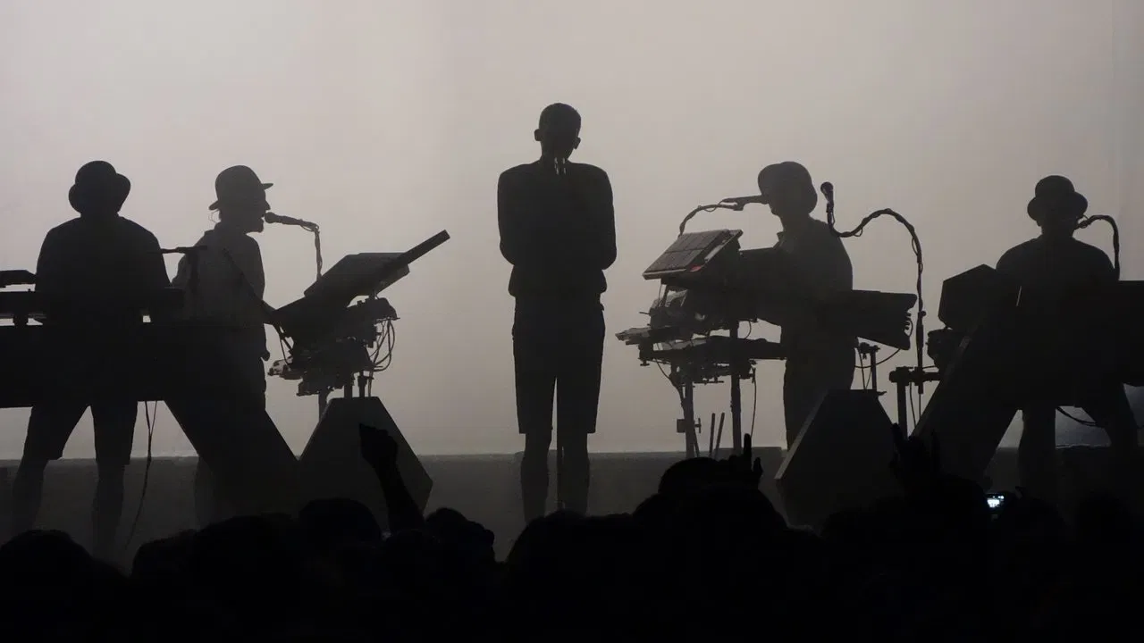 Stromae：《Racine carr&eacute;e》音乐现场实况 - 剧照