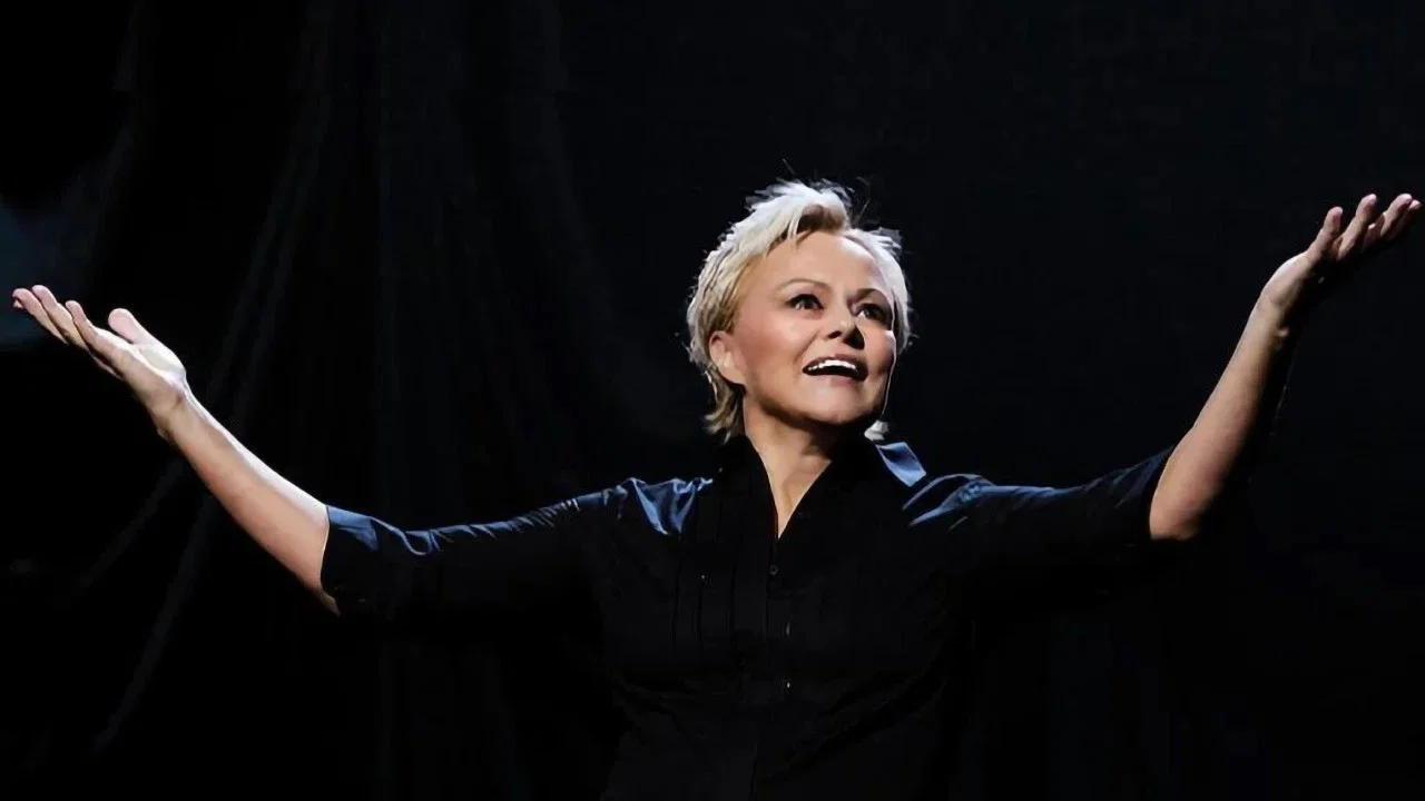 Muriel Robin reprend ses sketchs cultes : Et pof ! - 剧照