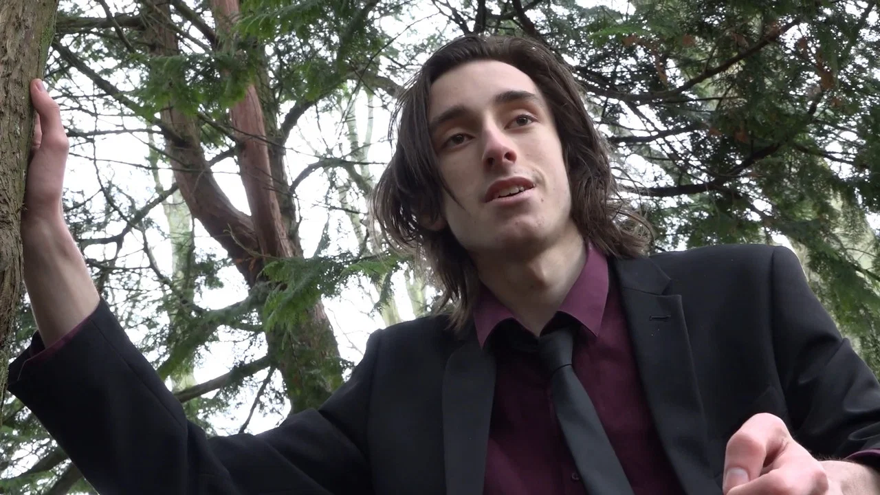 The Man in the Black Suit - 剧照