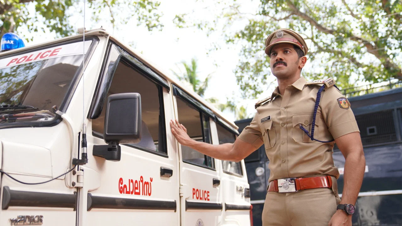 സല്യൂട്ട് - 剧照