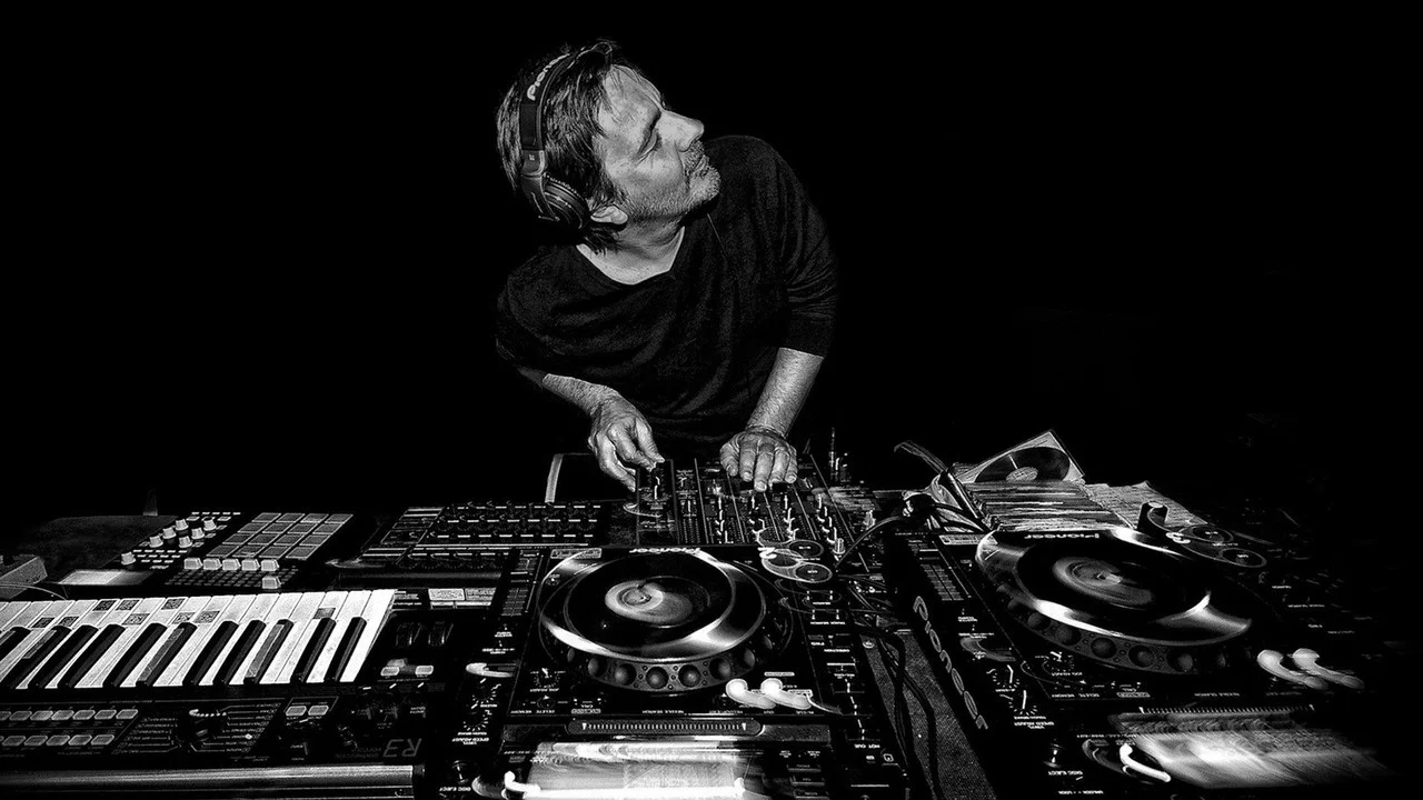 Laurent Garnier - Unreasonable live - 剧照