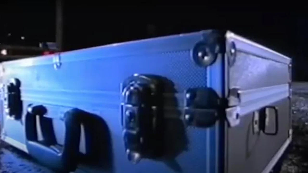 The Hard Case - 剧照