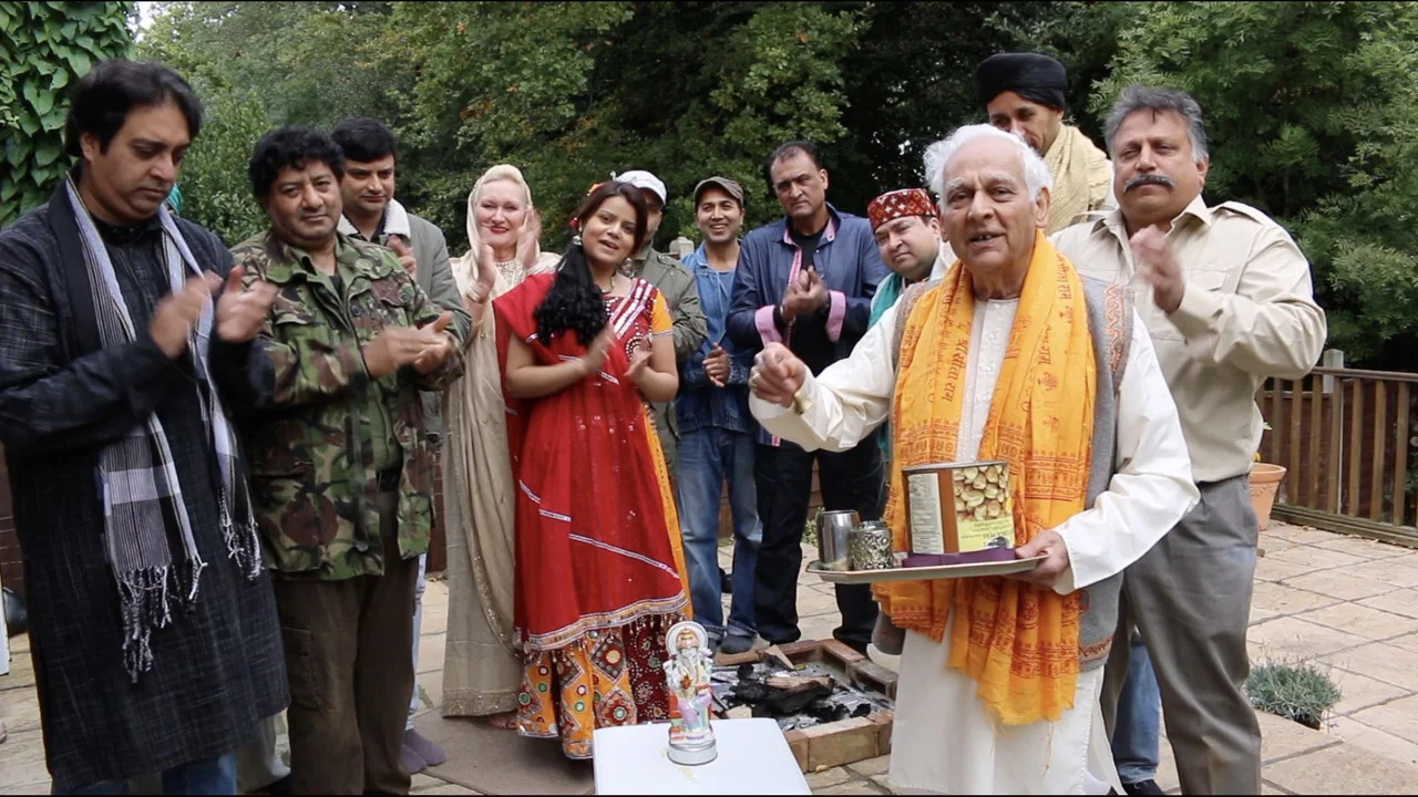 Om Jai Jagdish Hare - 剧照